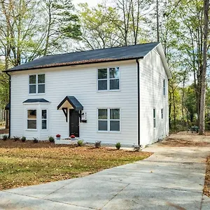 https://stunning-southpark-cotswold-home.1sthotelscharlotte.com