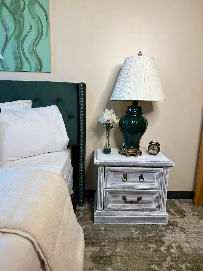 Luxury Midtown Flats Near Downtown Memphis & Fedex Forum Apartment